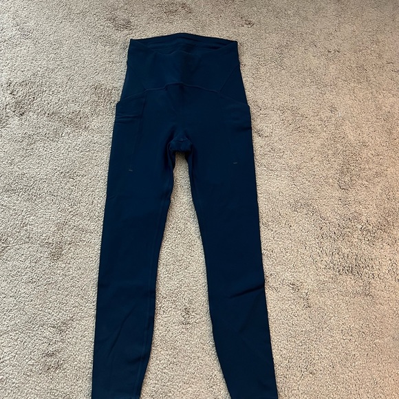 Lulu Lemon- Wunder Train High Rise Tight with Pockets - Picture 4 of 8